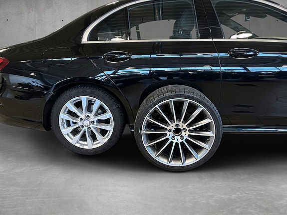 Mercedes-Benz E220 d 19 of 19