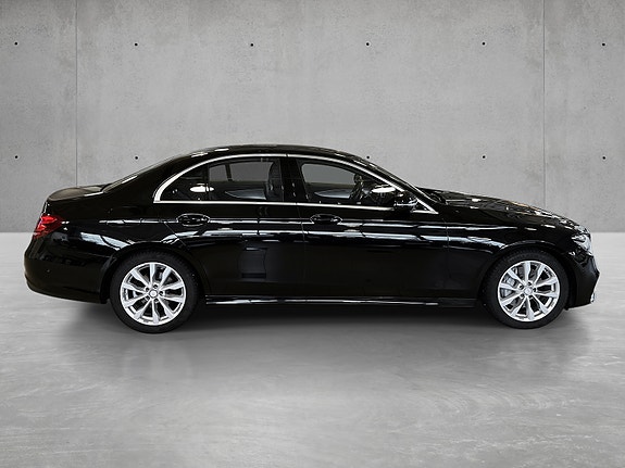 Mercedes-Benz E220 d 3 of 19