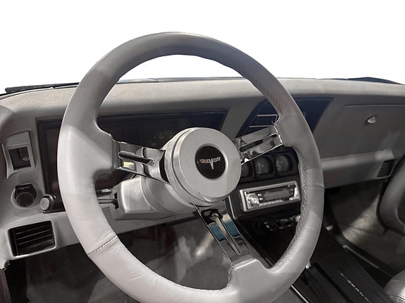 Chevrolet Corvette 8 of 21