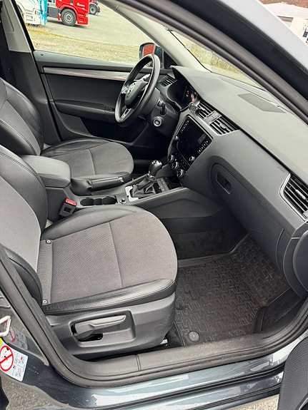 Skoda Octavia 14 of 21