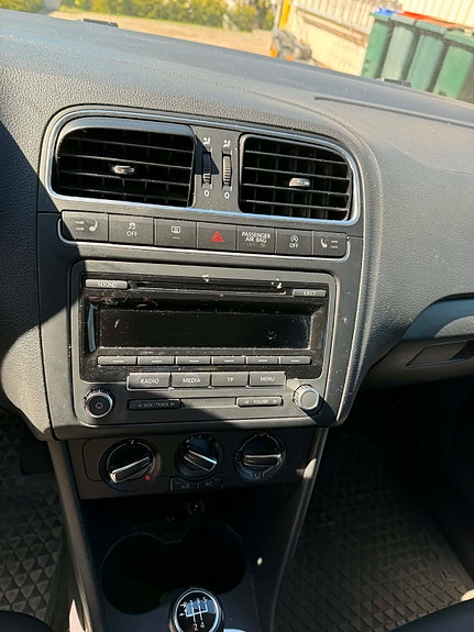Volkswagen Polo 7 of 16