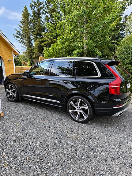 Volvo XC90 4 of 7