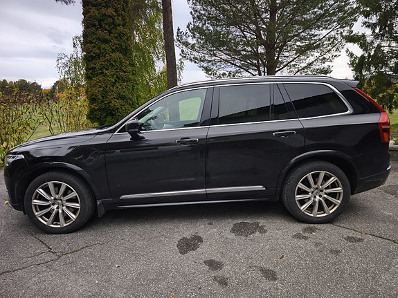 Volvo XC90 7 of 17