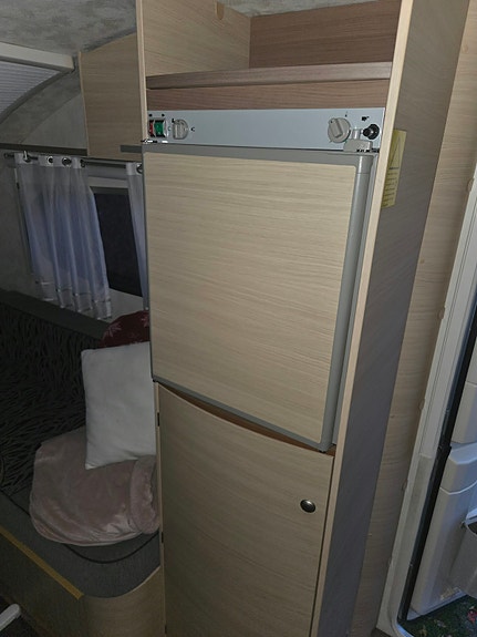 Adria Action 361 LH 3 of 10