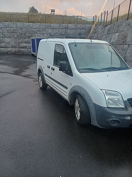 Ford Transit Connect 2 of 4