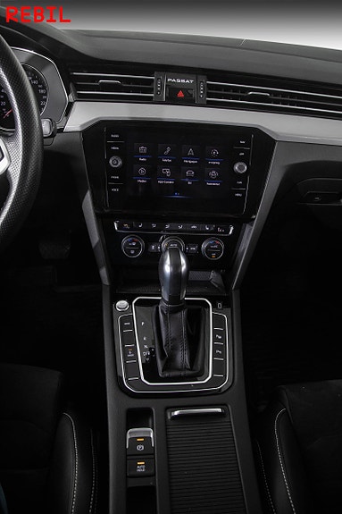 Volkswagen Passat 22 of 29
