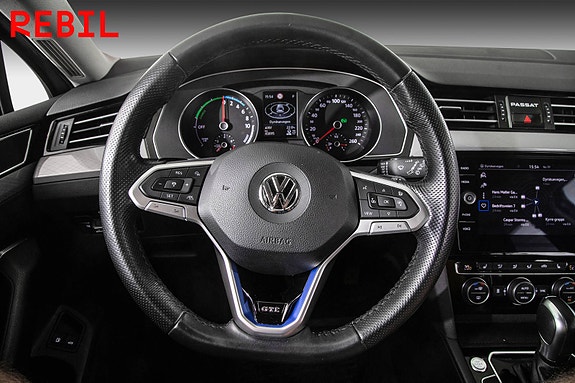 Volkswagen Passat 12 of 29