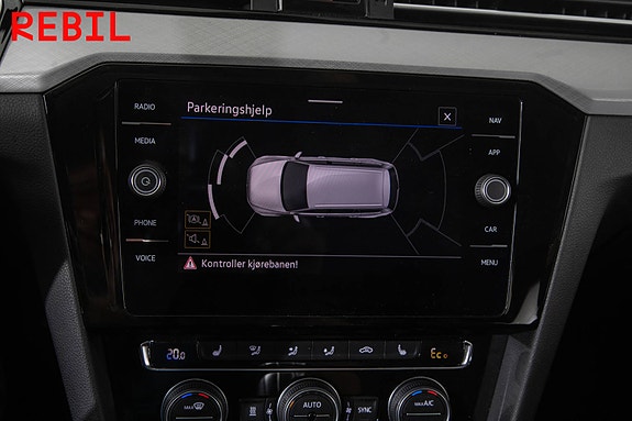 Volkswagen Passat 18 of 29