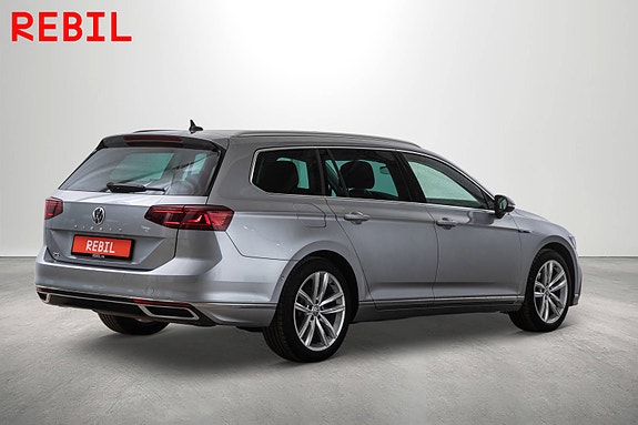 Volkswagen Passat 7 of 29