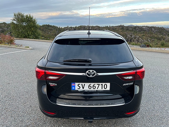 Toyota Avensis 6 of 30