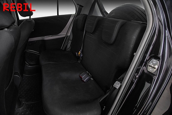 Toyota Yaris 10 of 19