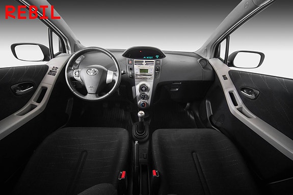 Toyota Yaris 11 of 19