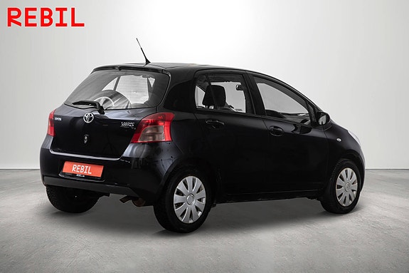 Toyota Yaris 7 of 19
