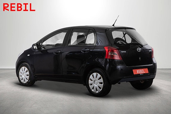Toyota Yaris 5 of 19