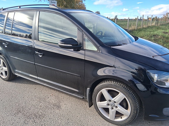Volkswagen Touran 5 of 19