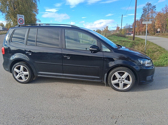 Volkswagen Touran 6 of 19