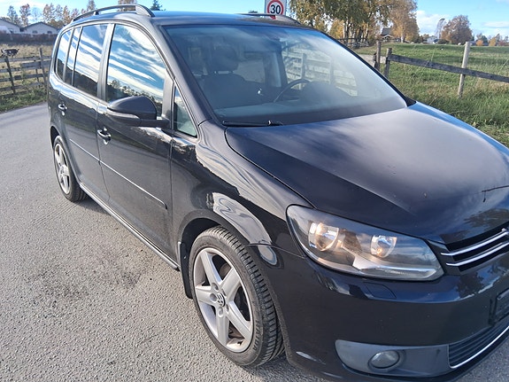 Volkswagen Touran 4 of 19