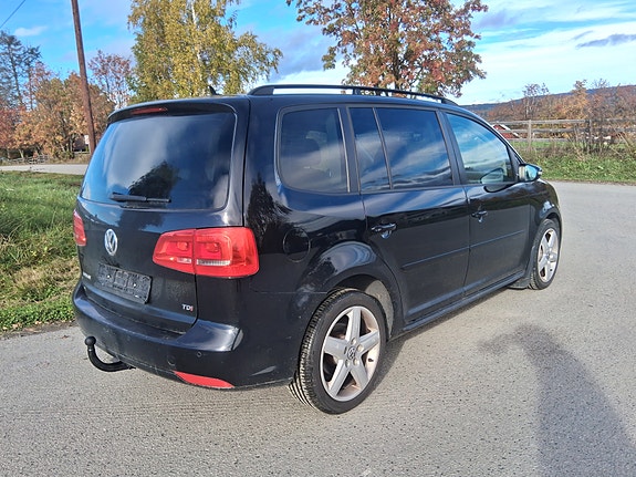 Volkswagen Touran 9 of 19