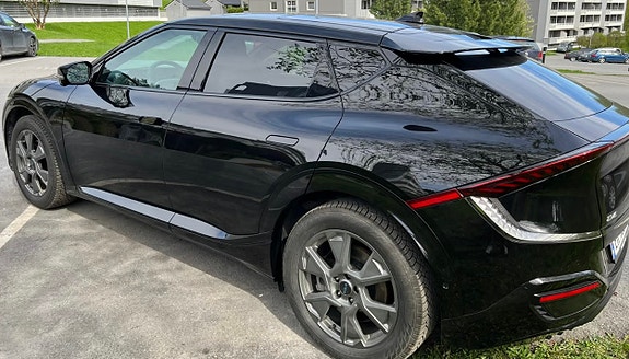 Kia EV6 4 of 19