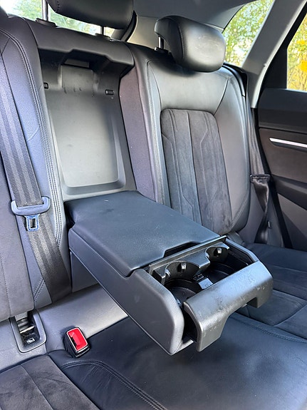 Audi e-tron 14 of 30