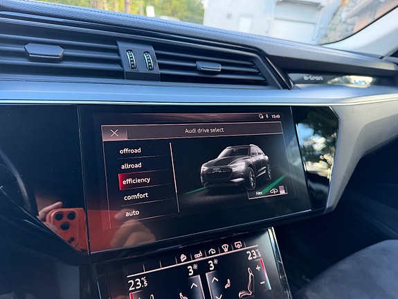 Audi e-tron 30 of 30