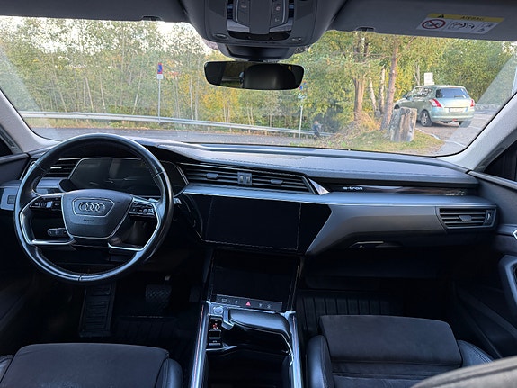 Audi e-tron 19 of 30