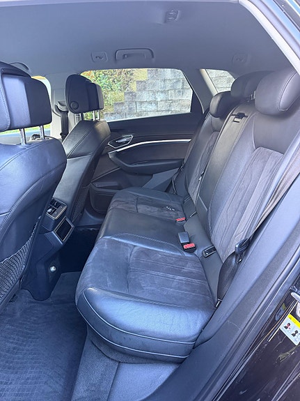 Audi e-tron 15 of 30