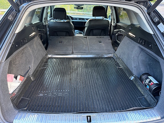 Audi e-tron 17 of 30