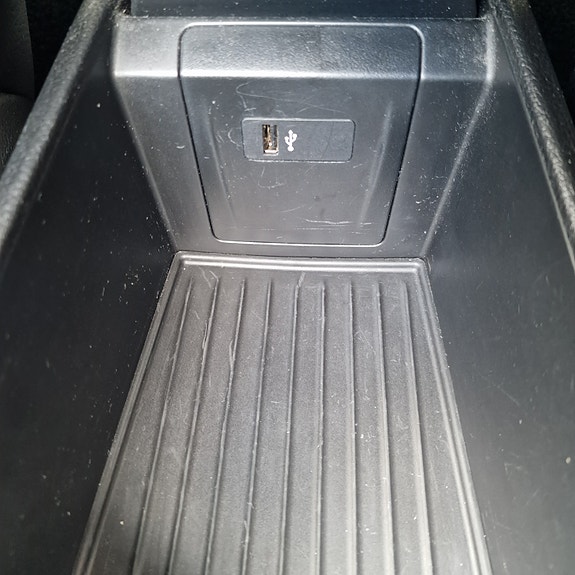 BMW 225xe 16 of 30