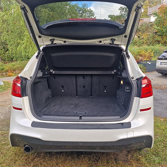 BMW 225xe 24 of 30