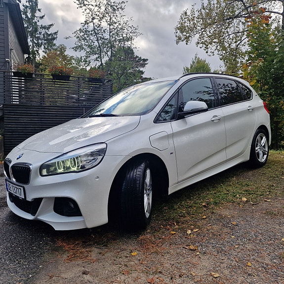 BMW 225xe 8 of 30