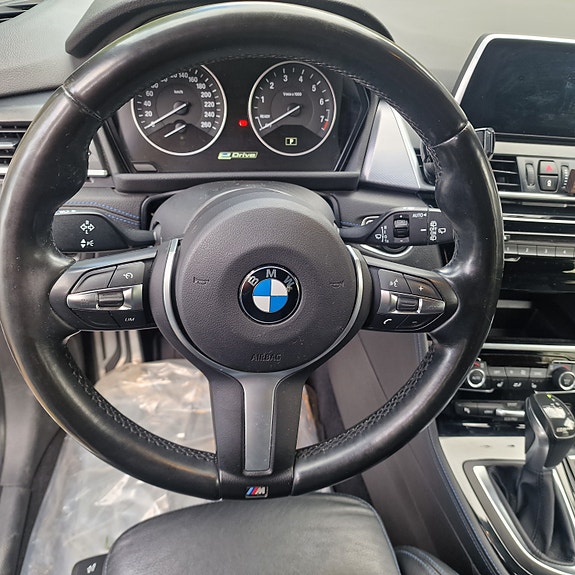 BMW 225xe 20 of 30