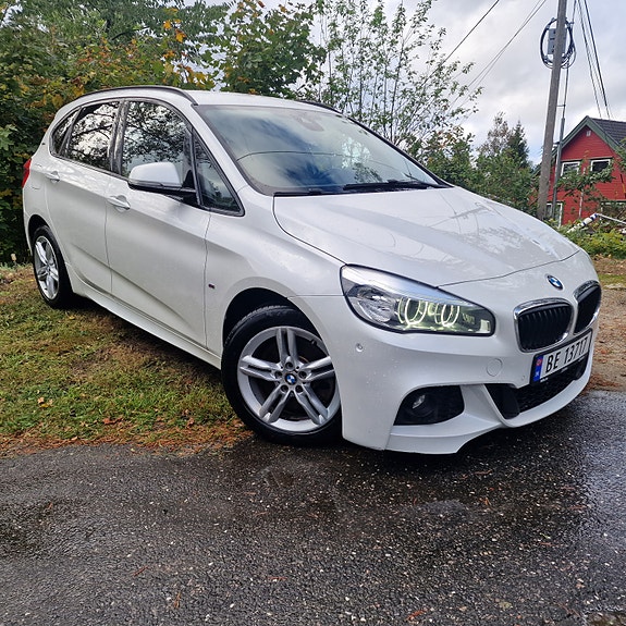 BMW 225xe 2 of 30