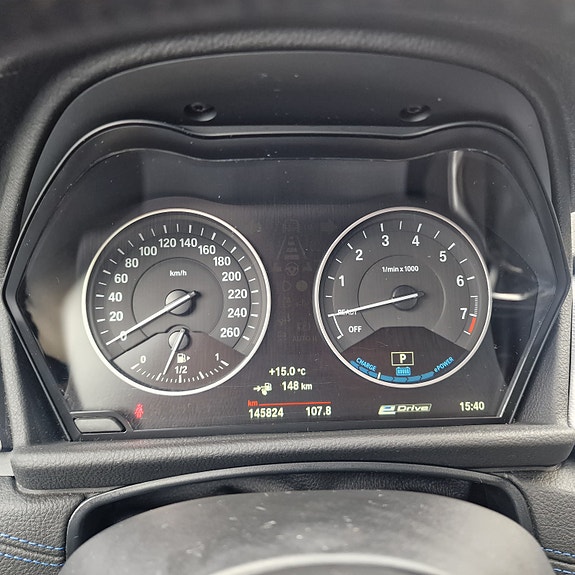 BMW 225xe 18 of 30