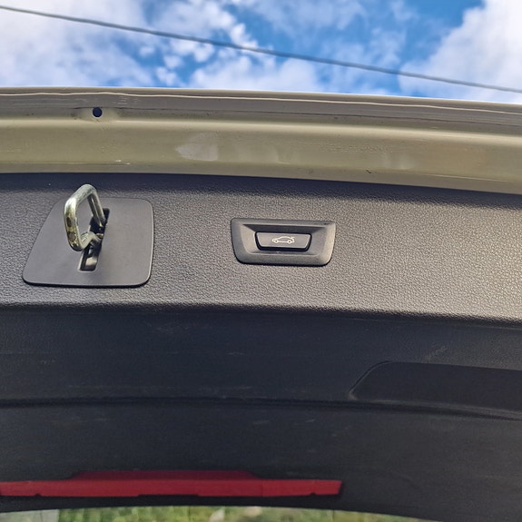 BMW 225xe 25 of 30