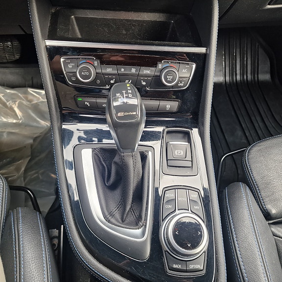 BMW 225xe 17 of 30