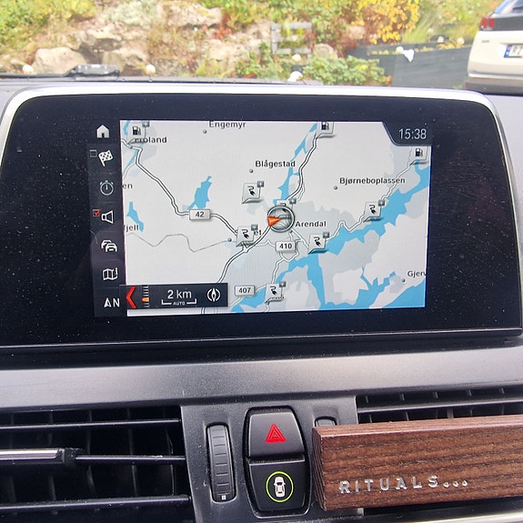BMW 225xe 14 of 30