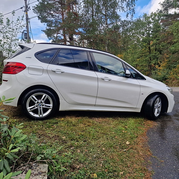 BMW 225xe 3 of 30