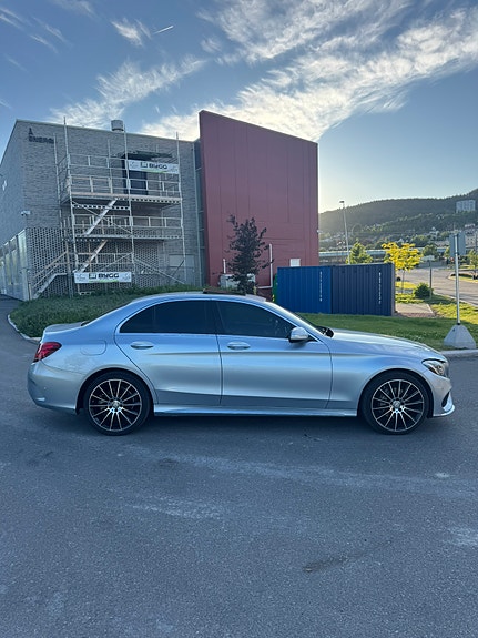 Mercedes-Benz C220 d 4 of 30