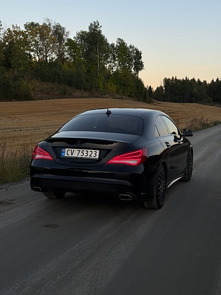 Mercedes-Benz CLA180 6 of 17