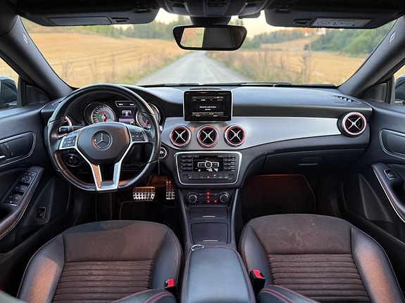 Mercedes-Benz CLA180 11 of 17