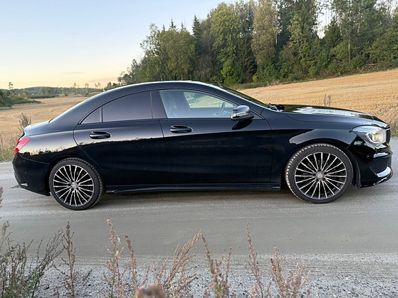 Mercedes-Benz CLA180 7 of 17
