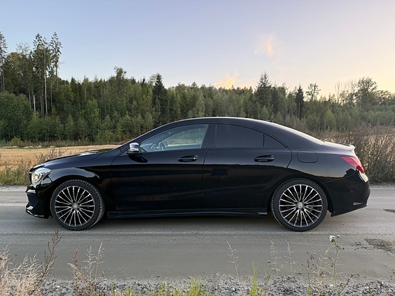 Mercedes-Benz CLA180 3 of 17