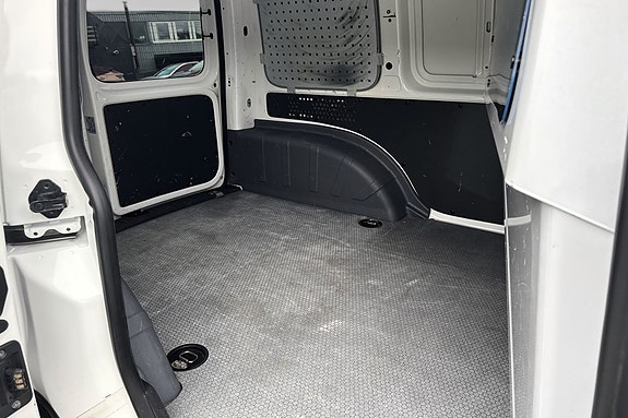 Volkswagen Caddy 10 of 17
