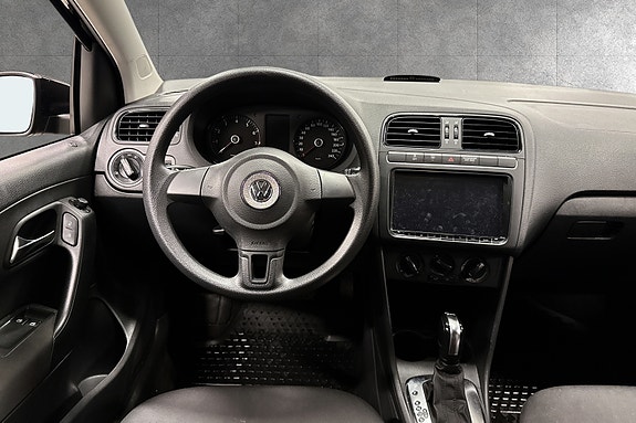 Volkswagen Polo 12 of 21