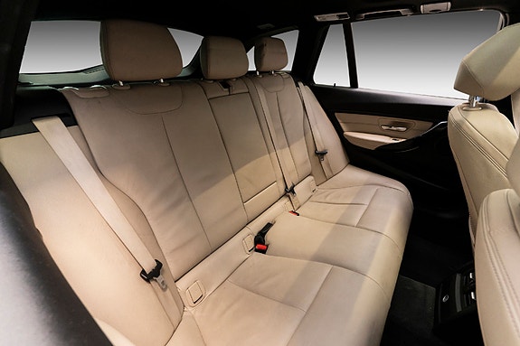 BMW 320d 28 of 30