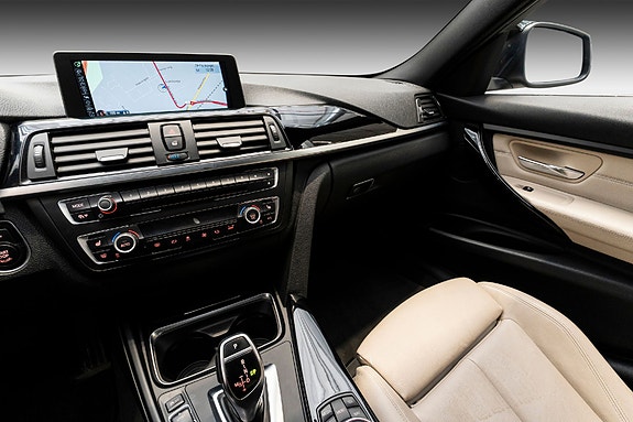BMW 320d 14 of 30