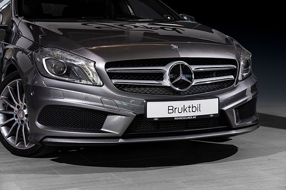 Mercedes-Benz A180 2 of 28