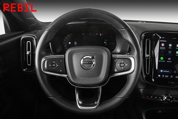 Volvo XC40 12 of 25