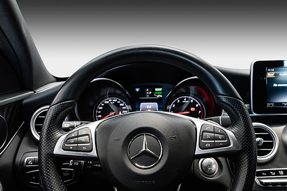 Mercedes-Benz C350 11 of 30
